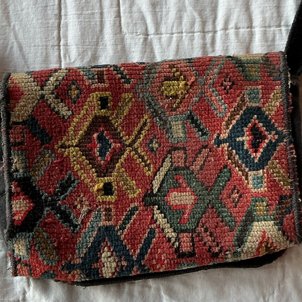 Multicolor Patterned Women Recycled Rug Bag - Picture 3 of 5